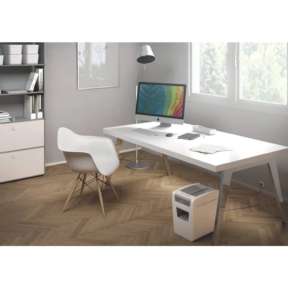 Leitz Aktenvernichter IQ Slim Home Office - Partikelschnitt P4, 10 Blatt, weiß