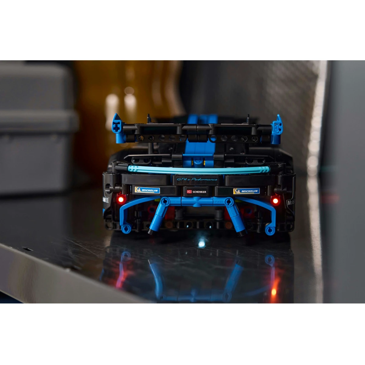 LEGO® Technic Porsche GT4 e-Performance Rennwagen 42176 LEGO® Technic Porsche GT4 e-Performance Rennwagen 42176