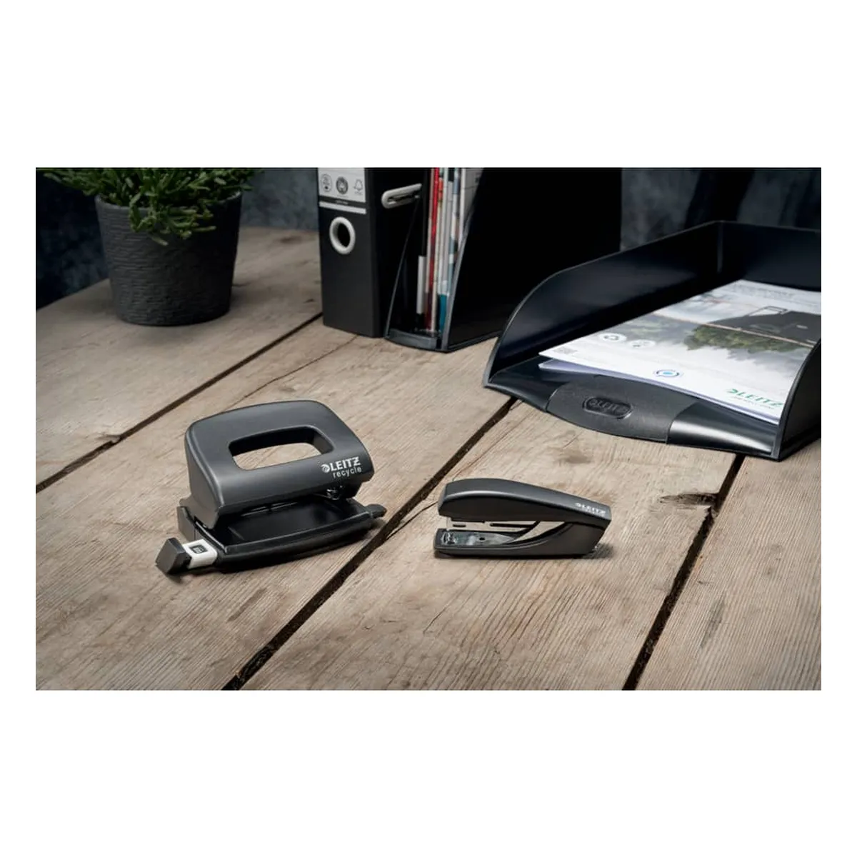 Leitz 5617 Mini Heftgerät NeXXt Recycle - 10 Blatt,  schwarz