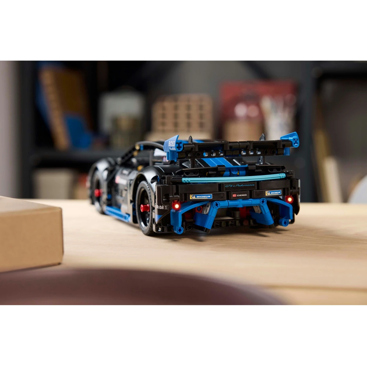 LEGO® Technic Porsche GT4 e-Performance Rennwagen 42176 LEGO® Technic Porsche GT4 e-Performance Rennwagen 42176