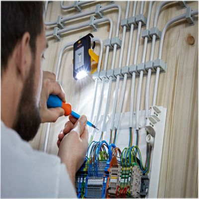 4+3 SMD LED-Arbeitsleuchte im praktischen Taschenformat (360° drehbar, einklappbarer Haken, max. 24 Stunden Leuchtdauer) - Brennestuhl