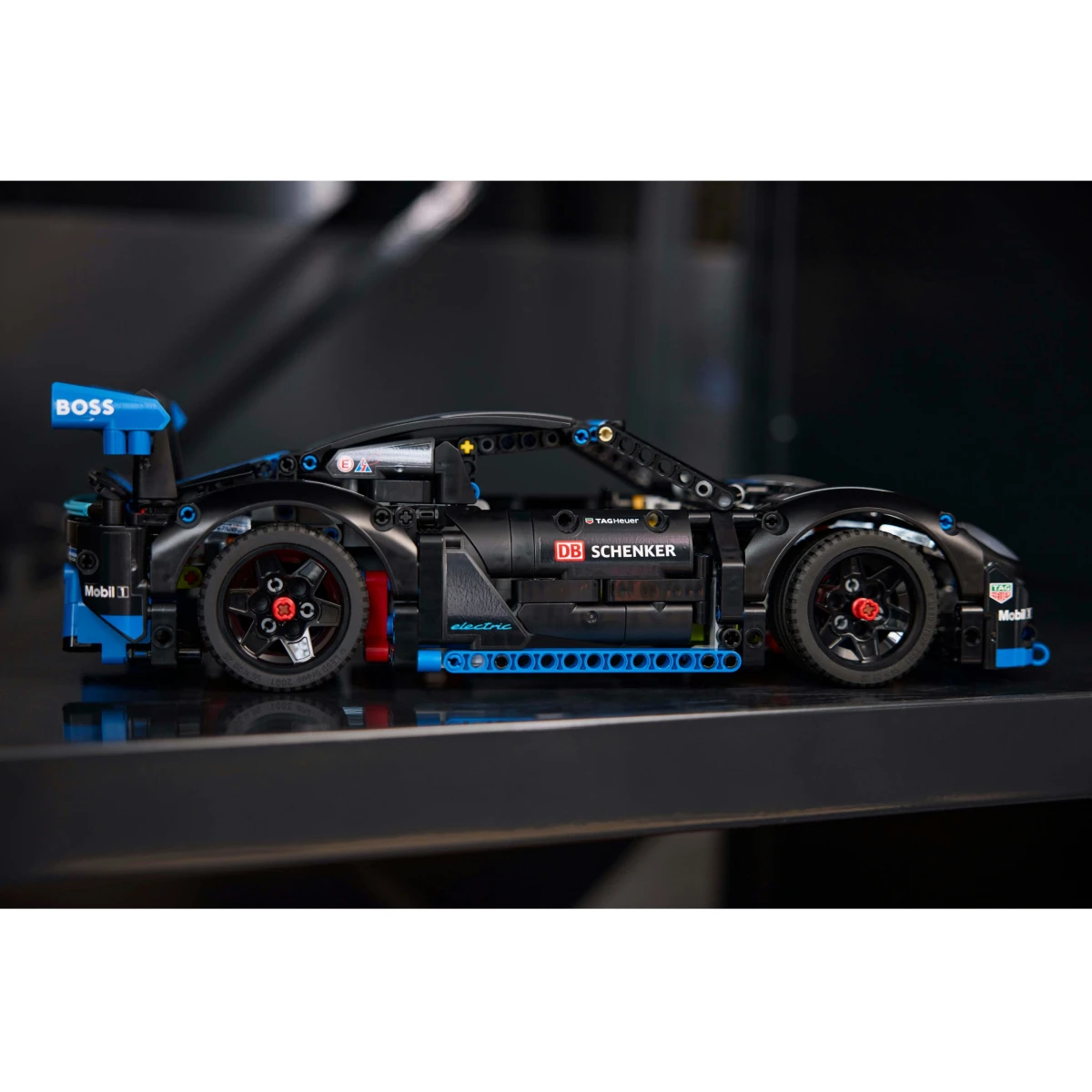 LEGO® Technic Porsche GT4 e-Performance Rennwagen 42176 LEGO® Technic Porsche GT4 e-Performance Rennwagen 42176
