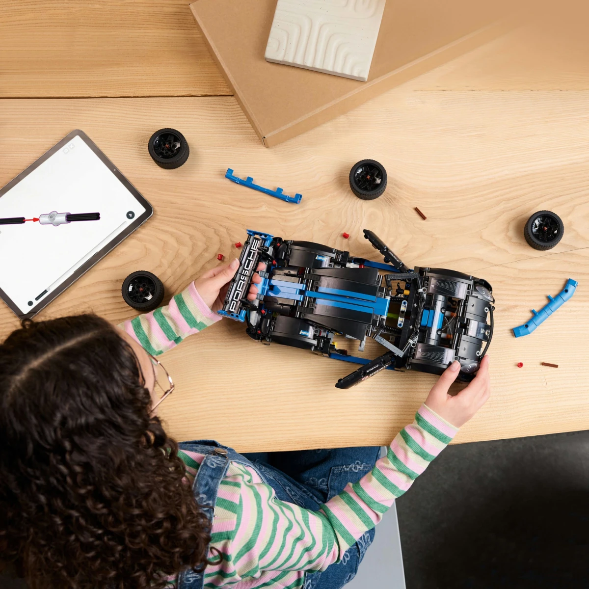 LEGO® Technic Porsche GT4 e-Performance Rennwagen 42176 LEGO® Technic Porsche GT4 e-Performance Rennwagen 42176