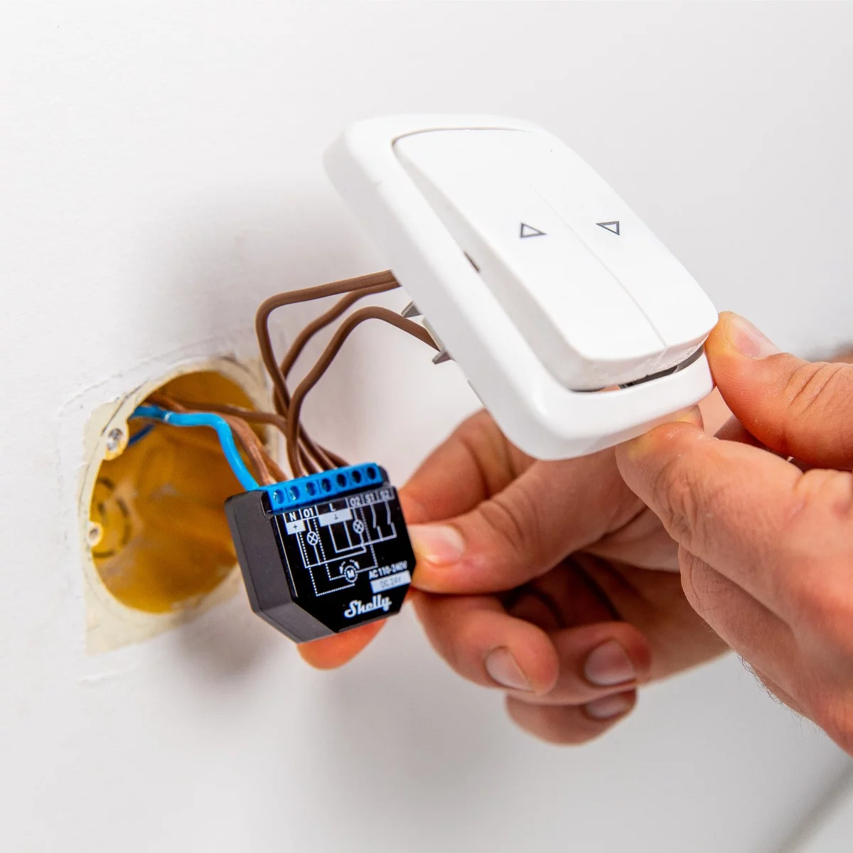 Shelly Home Relais 'Plus 2PM' WLAN Schaltaktor 2x 10A Max. 16A BT Messfunktion