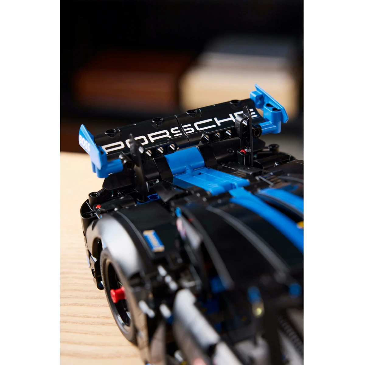LEGO® Technic Porsche GT4 e-Performance Rennwagen 42176 LEGO® Technic Porsche GT4 e-Performance Rennwagen 42176
